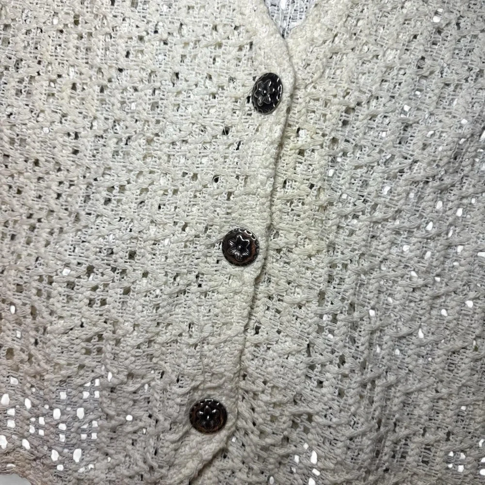 CLIO VTG 90s Off-White & Cream Crochet Lace Knit Button-Up Vest — MEDIUM - Picture 4 of 6